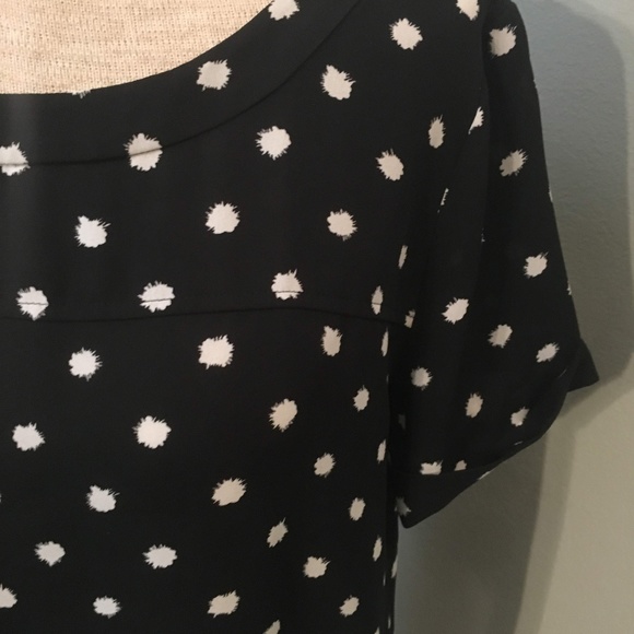 LOFT Black & White Dot Top - Picture 2 of 4